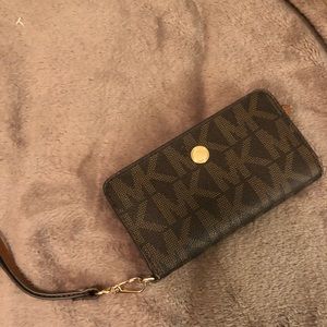 michael kors wallet/wristlet